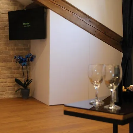 Oblivion Luxury سبليت